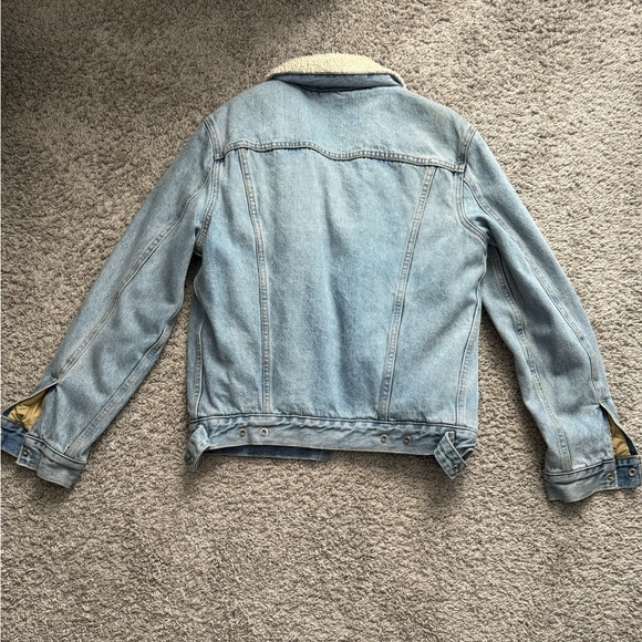 Levi’s Light Blue Sherpa Jacket - Picture 2 of 3